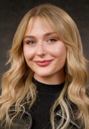 Alyvia Alyn Lind